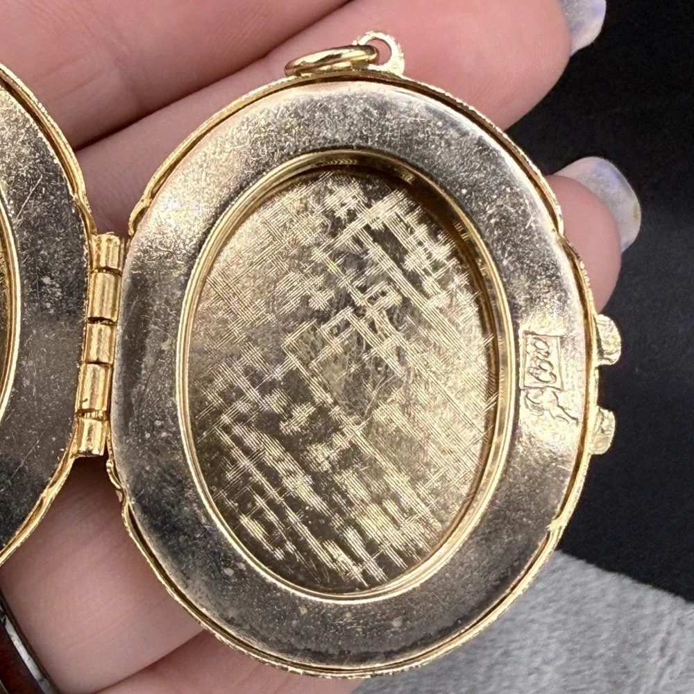 Vintage Coro Locket Gold Tone Large Signed - Picture 7 of 9